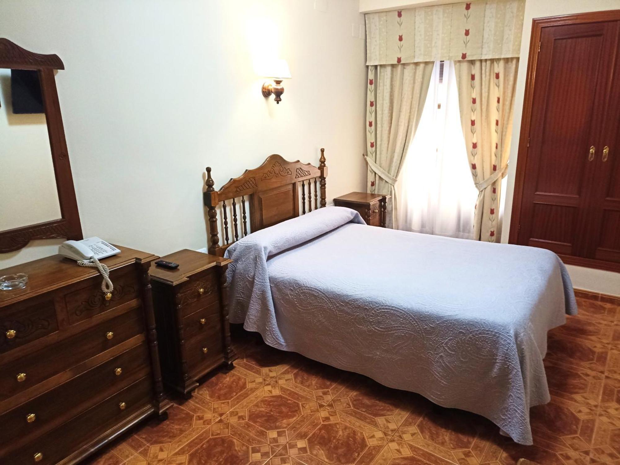 מונטיה Hostal Bellido מראה חיצוני תמונה
